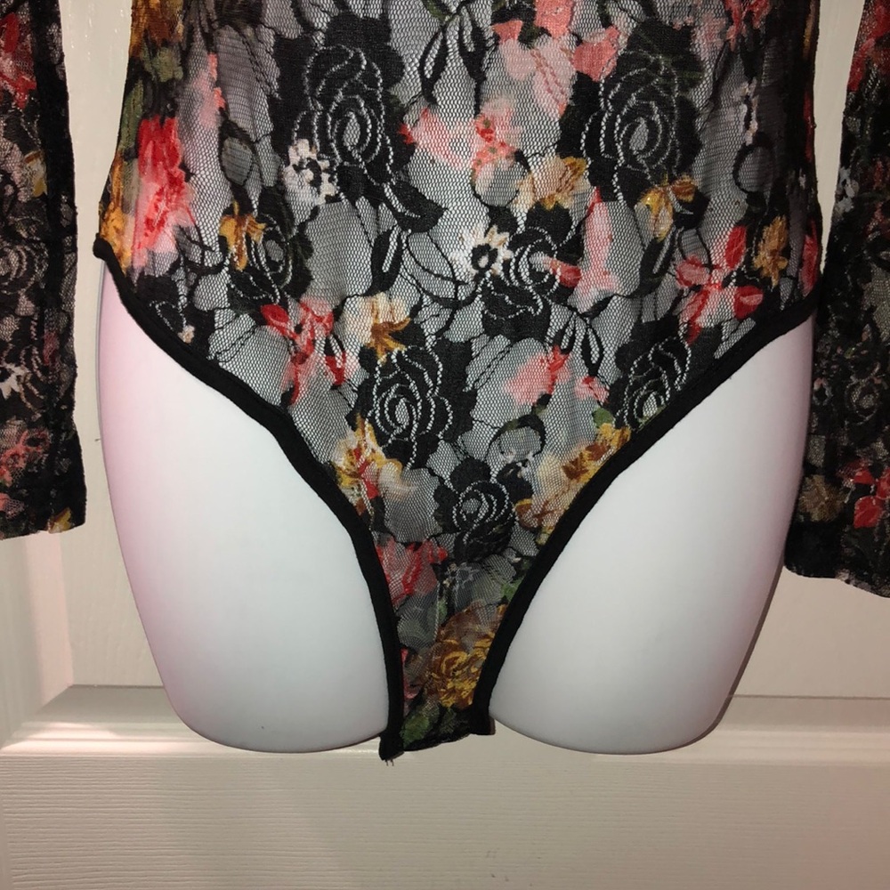 Amazon Floral Lace Long Sleeve Bodysuit nwot - Picture 3 of 4